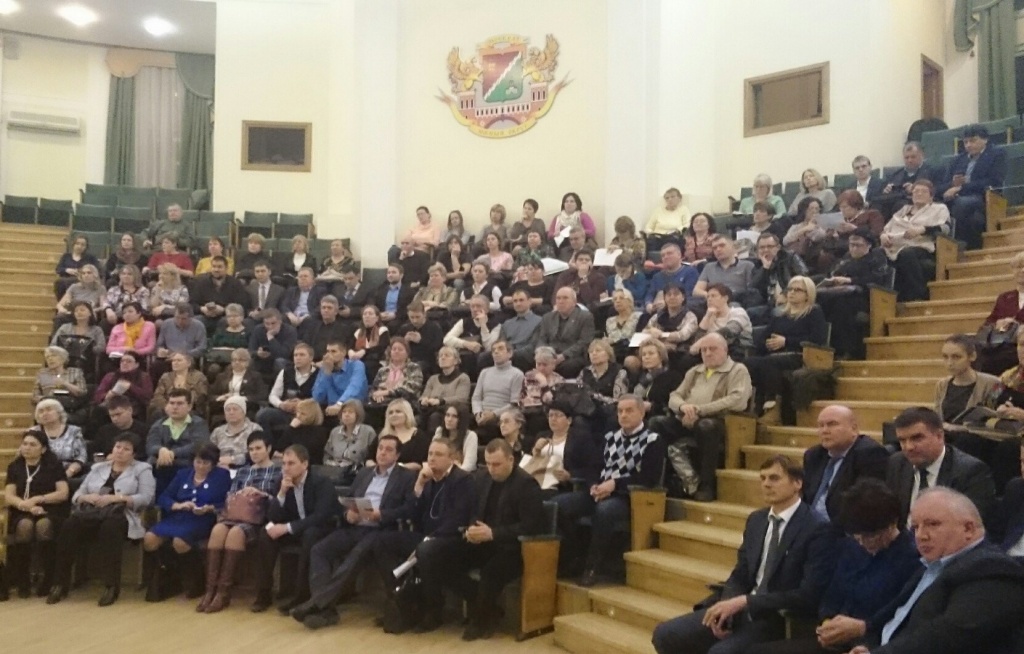 В ЮАО представители Дептранса Москвы рассказали общественности о плюсах расширения зоны платных парковок