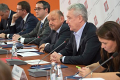  Все доходы Москвы от платных парковок и трудовых патентов пойдут на благоустройство районов