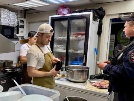 На юге столицы подведены итоги комплексной оперативно-профилактической операции «Нелегал-2026»