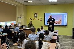 В рамках «Недели безопасности» сотрудники Госавтоинспекции ЮАО проводят профилактические беседы в образовательных организациях