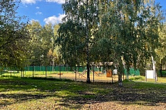 В районе Нагатино-Садовники обновили площадку для выгула собак 
